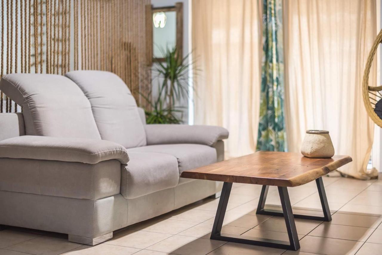 Athenian Home Экстерьер фото